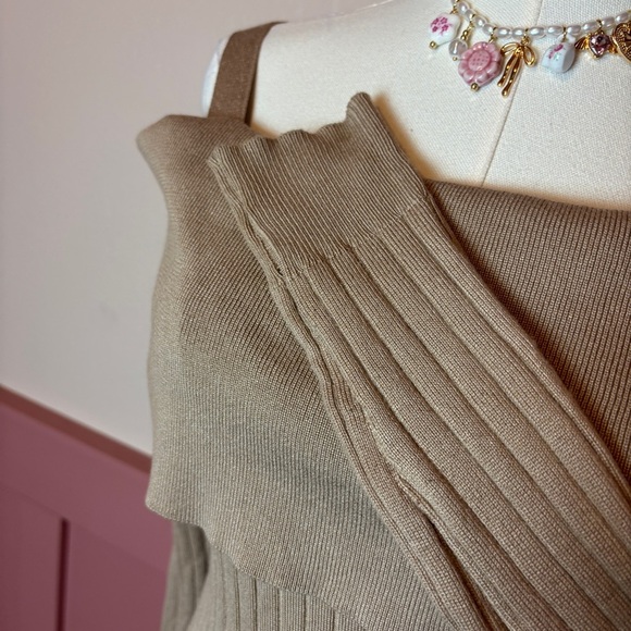 cottage whimsy y2k fold over long sleeve top
Windsor
brown tan
sz Medium - Picture 5 of 10